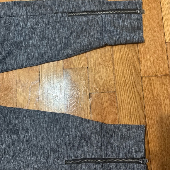 Athleta Joggers Women's Size XS Metro Street Jogger Heather Gray Pants Zip Ankle - Picture 4 of 6